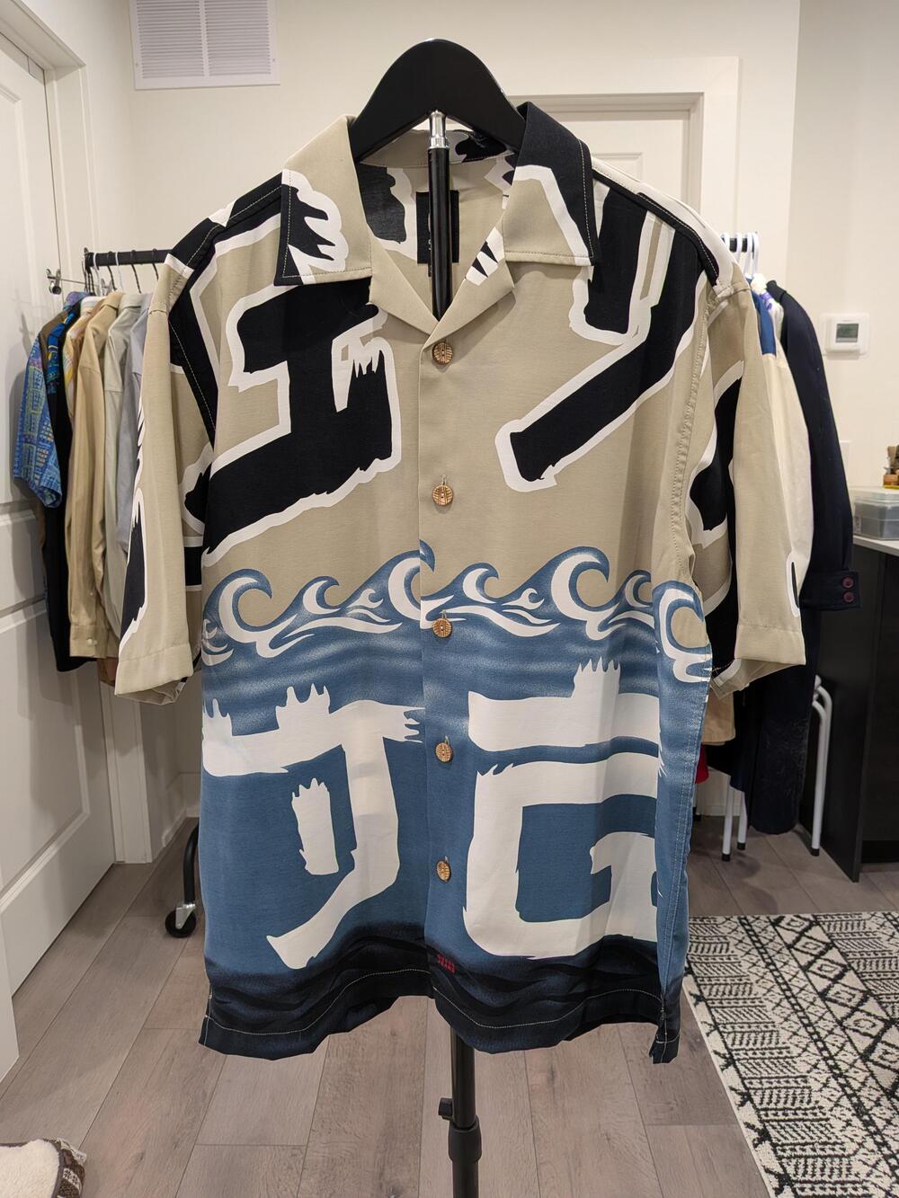 GUESS Jeans Abstract Print Resort Shirt | Y2K Graphic Button Up Menswear M